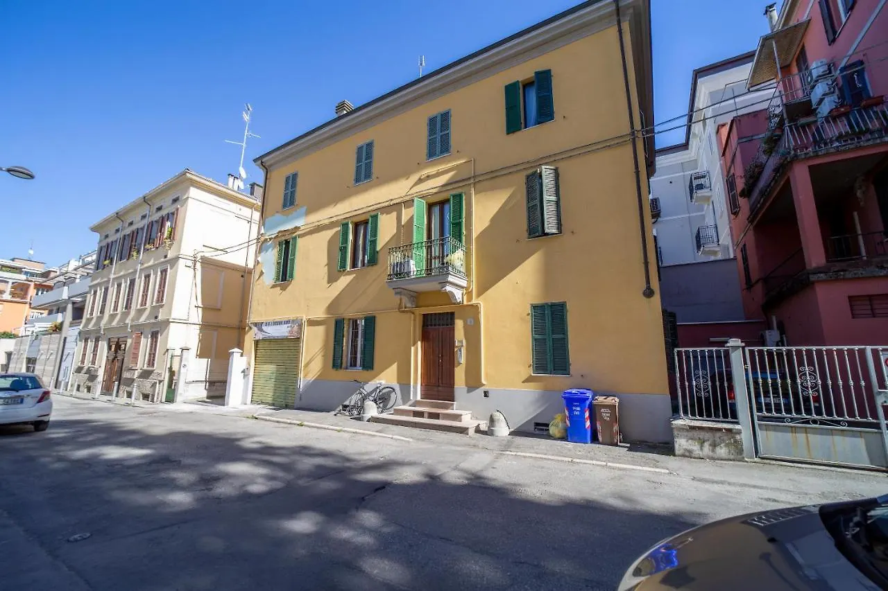 Apartment Armadillo House - Elegante Casa Vacanza A Parma